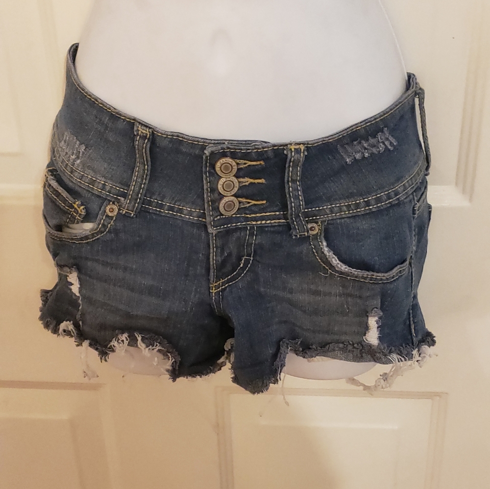 Shorts - Picture 2 of 3